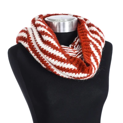 Afbeelding van Lifestyle 93600 Lässiger gedrehter Strickkragen für Damen
