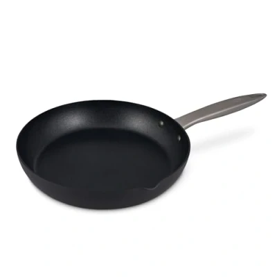Afbeelding van Zyliss E980176 Ultimate Pro Koekenpan Met Schenktuit, 24cm, Aluminium, Zwart, Alpenkristallen Antiaanbaklaag, Geschikt Voor Inductie en Vaatwasserbestendig, 10 Jaar Anti Aanbakgarantie