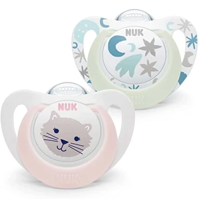 Afbeelding van NUK Star Baby Dummy 0 6 maanden Dag &amp; Nachtfopspeen BPA vrije siliconen roze kat 2 tellen