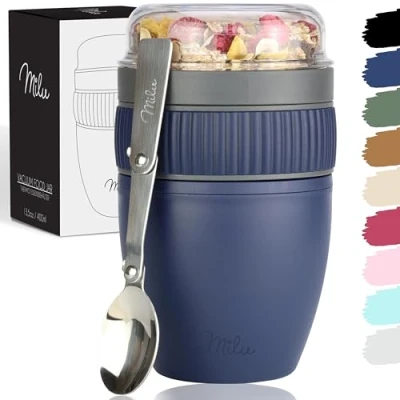 Afbeelding van Milu Muesli cup to go 400 ml, kunststof yoghurtbeker, mueslibeker, lekvrije beker met yoghurt /paplepel (marineblauw)