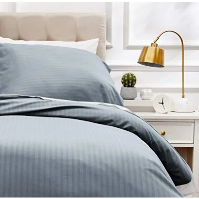 Afbeelding van Amazon Basics Beddengoedset met dekbedovertrek en kussensloop/ slopen, luxe, microvezel, 135 x 200 cm, donkergrijs