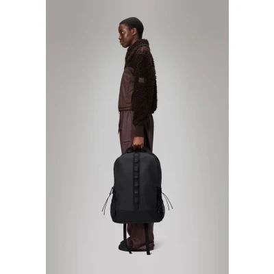 Afbeelding van Rains laptop rugzak Trail Clip Front Backpack W3 black