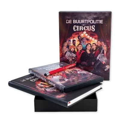 Afbeelding van Buurtpolitie: Het Circus (luxe cadeauset) DVD 5407006501145
