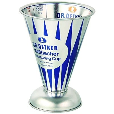 Afbeelding van Dr. Oetker maatbeker nostalgie, van blik, trechtervormige met veelzijdige schaalverdeling uit de serie &quot;Modern Baking Retro Design&quot; (afmetingen: Ø11x14,5 cm), hoeveelheid: 1 stuk