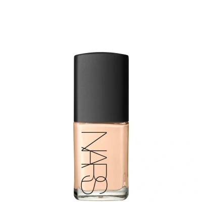 Afbeelding van NARS Sheer Glow Foundation Yukon 30 ml