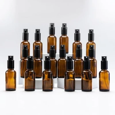 Afbeelding van Yizhao Amber Glass Spray Bottle 30ml, met Kleine Fijne Nevelspray, Metalen Dop, Navulbaar voor Essentiële Olie, Reizen, Schoonmaken, Parfum, Aromatherapie, Make up 18 Stuks