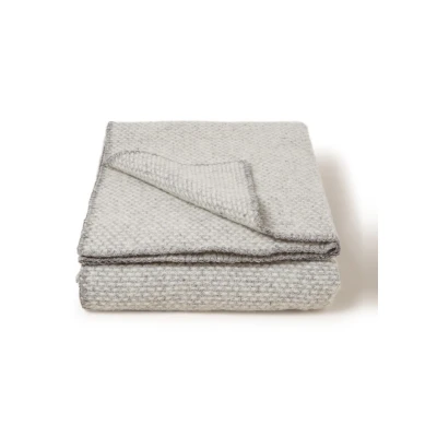 Afbeelding van Klippan Domino plaid van lamswol 130 x 180 cm Lichtgrijs