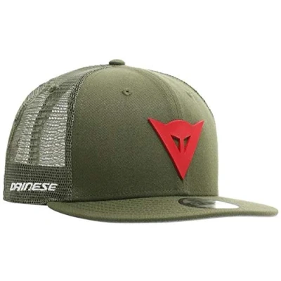 Afbeelding van DAINESE 9Fifty Trucker Snapback Cap, zomerhoed met plat vizier, groen/rood