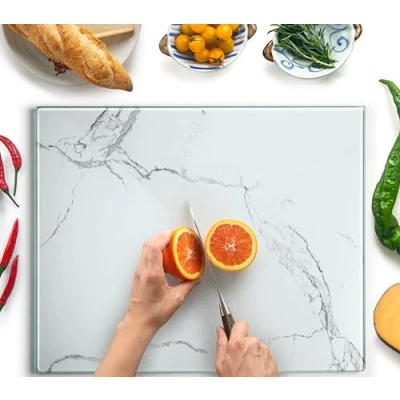 Afbeelding van Grote glazen snijplank 50x40cm: werkbladbeschermer voor keuken, duurzaam, hygiënisch, krasbestendig, hittebestendig, wit marmerpatroon