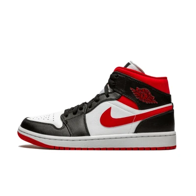 Afbeelding van Air Jordan 1 Mid Gym Red Black White 554724 122 Maat 42.5 Rood;Zwart;Wit Schoenen