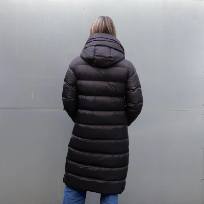 Afbeelding van Beaumont dames Stelle gewatteerde puffer jas met capuchon en donsvulling in de kleur Zwart, maat: 46