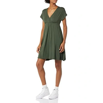 Afbeelding van Amazon Essentials Surplice jurk voor dames (verkrijgbaar in grote maten), donker olijf, L