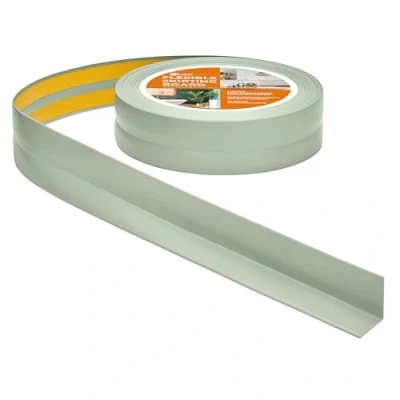 Afbeelding van Quest Zachte Plint Zelfklevend 30 mm x Buigbare Afwerkstrip voor Keuken en Badkamer Afdichtband PVC, Flexibel, Waterdicht, Decoratief (Lichtgroen, 5m)