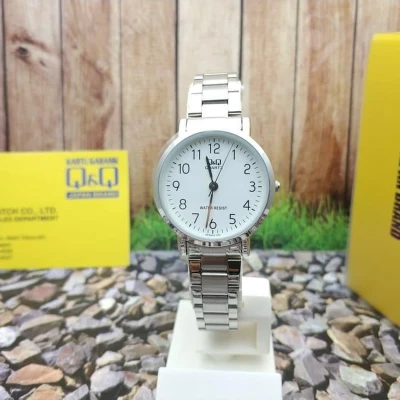 Afbeelding van Q&amp;Q Dames horloge /zilverkleurig Q979J204Y