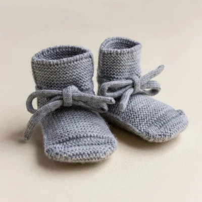 Afbeelding van Hvid Slofjes van merino wol grey melange maat 9 15 mnd