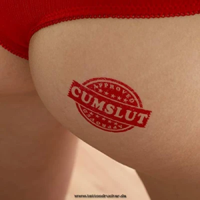 Afbeelding van 2 x goedgekeurde CUMSLUT stempel badge in rood Sexy Kinky Fetish Tattoo (2)