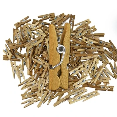 Afbeelding van Relaxdays mini wasknijpers set van 400 houten knijpers foto&#039;s ophangen knutselen goud
