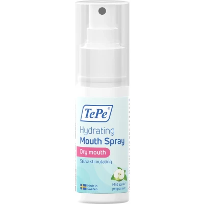 Afbeelding van TePe Hydraterende mondspray voor droge Mond, milde appel en pepermunt, fluoride om het gevoel van een mond te verlichten, gemakkelijk mee nemen.
