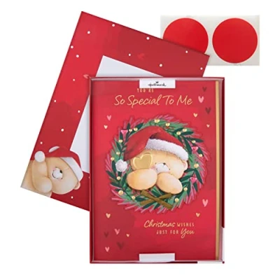 Afbeelding van Hallmark Kerstkaart in doos voor iemand speciaal schattige Forever Friends krans en hartontwerp