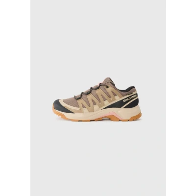 Afbeelding van Salomon Xadventure Recon GTX Outdoorschoenen, Dames, Maat: 43 1/3, Falcon/desert tan/hyma pink Leer/ synthetisch