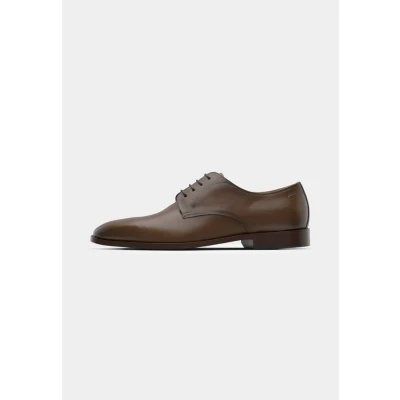Afbeelding van HUGO BOSS heren Lisbon veterschoen van kalfsleer in de kleur Hazelnootbruin, maat: 40