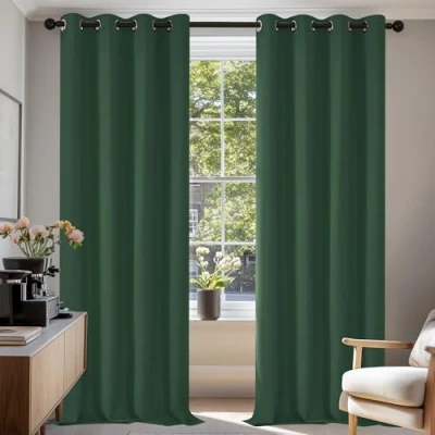 Afbeelding van Deconovo Warmte isolerende verduisteringsgordijnen, gordijnen voor woonkamer en slaapkamer, modern design met oogjes, 135 x 240 cm (breedte hoogte), dennengroen, 2 stuks