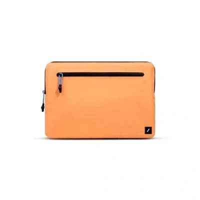 Afbeelding van Native Union Ultralight Sleeve Duurzaam, Lichtgewicht, Duurzaam Gemaakt van 100% gerecycled ripstop stof Compatibel met MacBook Pro 13&quot;, Air (M2, 2022) Abrikoos