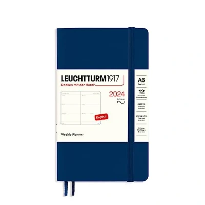 Afbeelding van LEUCHTTURM1917 367672 weekkalender, softcover, pocket (A6) 2024, 12 maanden, marineblauw, Engels