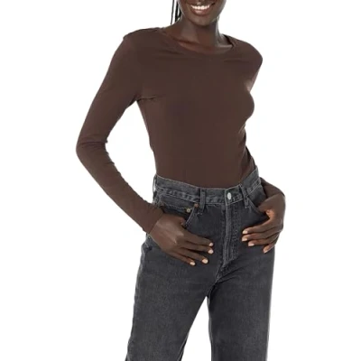 Afbeelding van Amazon Essentials Women&#039;s T shirt met lange mouwen en ronde hals in klassieke pasvorm (verkrijgbaar grote maten), Espresso, XL