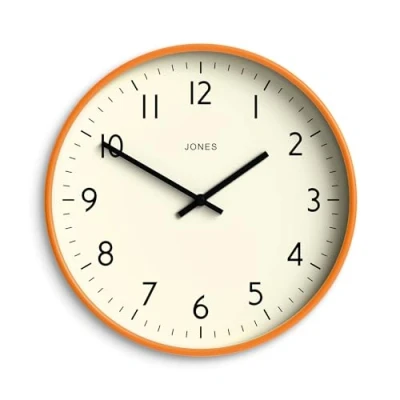 Afbeelding van Jones Clocks® Studio Grote Ronde Wandklok Modern Kleurontwerp Perfect als Keukenklok, Woonkamer of Kantoorklok met gemakkelijk te lezen nummers 30cm (Oranje)