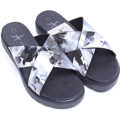 Afbeelding van Zwart witte teenslippers met ingeweven bandjes