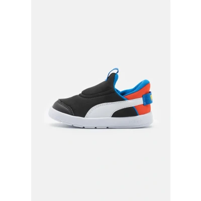 Afbeelding van Puma Courtflex V3 Sliptech Unisex Hardloopschoenen voor op de weg kinderen, Maat: 25, Black/white/redmazing Textiel/ synthetisch
