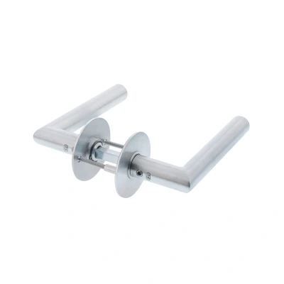 Afbeelding van P+E Deurkruk L model haaks op ronde rozet 8mm stift rvs geborsteld