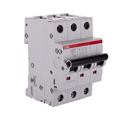 Afbeelding van Abb s203m installatieautomaat 3p d karakteristiek 40a iec en 60898 1 10 ka iec60947 2 15 3 module breedte 52 5mm 2cds273001r0401