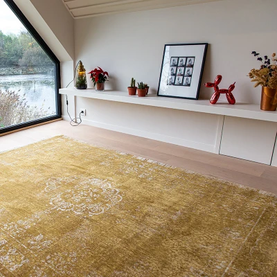 Afbeelding van Vintage vloerkleed Fading World Medaillon Okergeel 9145 280x390cm Louis de Poortere