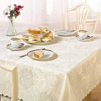 Afbeelding van Emma Barclay Damask Rose Jacquard tafelkleed in crème 52x70 (132x178cm)