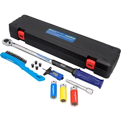 Afbeelding van Goodyear Wielwisselset, 11 delig, momentsleutel + 3 dlg. dopsleutelset verlenging diverse accessoires, doos, zwart