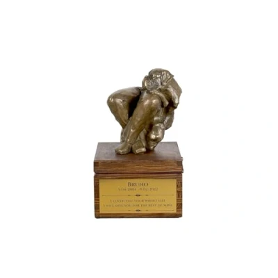 Afbeelding van Art Dog handgemaakte aangepaste hondenherdenkingsurn koudgegoten bronzen hondenkop op berkenbasis langdurige hondencrematiedoos 16x28x16cm Bokser II