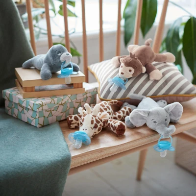 Afbeelding van Philips Avent Snuggle Knuffelspeen Ultra Soft Olifant 0/6 maanden