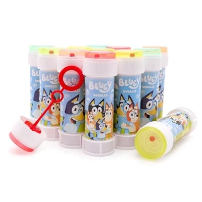Afbeelding van Toyland® Pakket van 12 Bluey Bubble Tubs met toverstokken, 60 ml oplossing en nieuwigheidsdoolhofdeksel Zakgeld feestzakspeelgoed