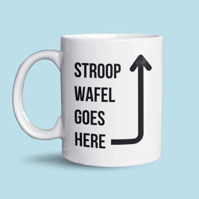 Afbeelding van NietMokken.nl Stroopwafel Goes Here Mok Grappige Typisch Nederlandse Leuk Cadeau Originele Souvenir Keramische tas 325ml