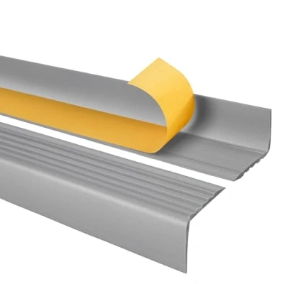 Afbeelding van Traprandprofiel zelfklevend PVC kunststof anti slip profiel hoekprofiel 50x42, zilver, 200cm