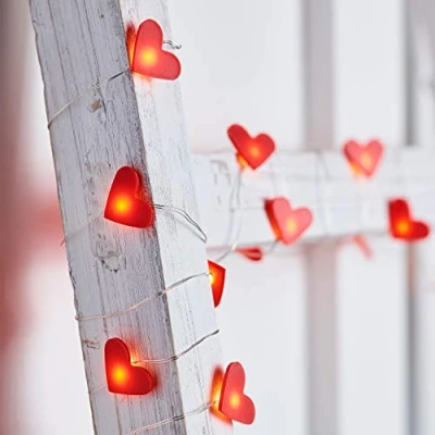 Afbeelding van Lights4fun Liefde Rood Hart Batterij Operated Fairy String Lights 20 Warm Wit Micro LEDs Zilveren Draad met Timer 1.9m
