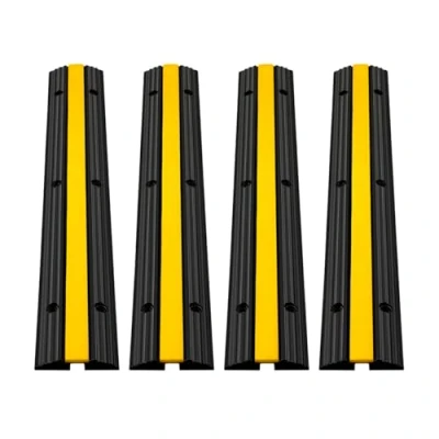 Afbeelding van VEVOR 1 kanaals kabelbeschermingsmat, overrijbeveiliging voor kabels, 4 stuks kabelbrug van commercieel thermoplastisch rubber met modulair design parkeerplaatsen, magazijnen, 100 x 15 2,5 cm,