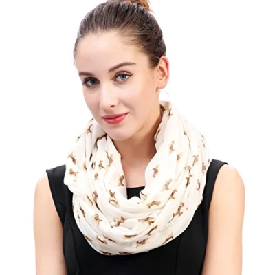 Afbeelding van Lina &amp; Lily Dames colsjaal met honden print Beagle (Beige)