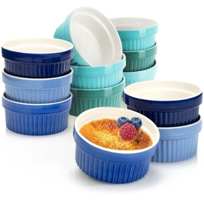 Afbeelding van COM FOUR® 12x soufflévormen créme brulee keramische kommen ovenvaste vormen dessertschaal en taartvormen voor ragout fin 200 ml per stuk in blauwe groene tinten