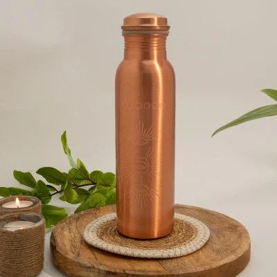 Afbeelding van Puur koperen waterfles gegraveerde zon ± 950 ml (zware uitvoering)