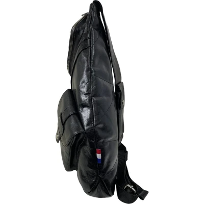 Afbeelding van SEDNA Slingbag met 3 voorvakken en YKK ritsen. GROOT MODEL, 100% leer.