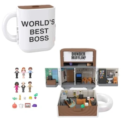 Afbeelding van ​Polly Pocket x The Office Compacte Speelset, 6 Personagepoppen en 9 Accessoires, Verzamelbaar Partnerschap Speelgoed, Koffiemok met Opdruk, JCC19