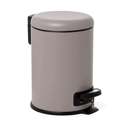 Afbeelding van TATAY Badkameremmer met voetpedaal van roestvrij staal, inhoud 3 liter, uitneembare binnenkant, gevoerde valsluiting, BPA vrij, taupe, afmetingen 17,5 x 22,5 25 cm